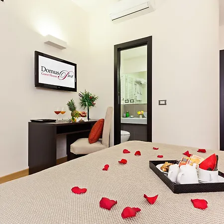 Domus Pensión 4*